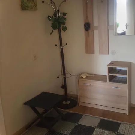 Jaukus Bustas Netoli Saulio Skulpturos